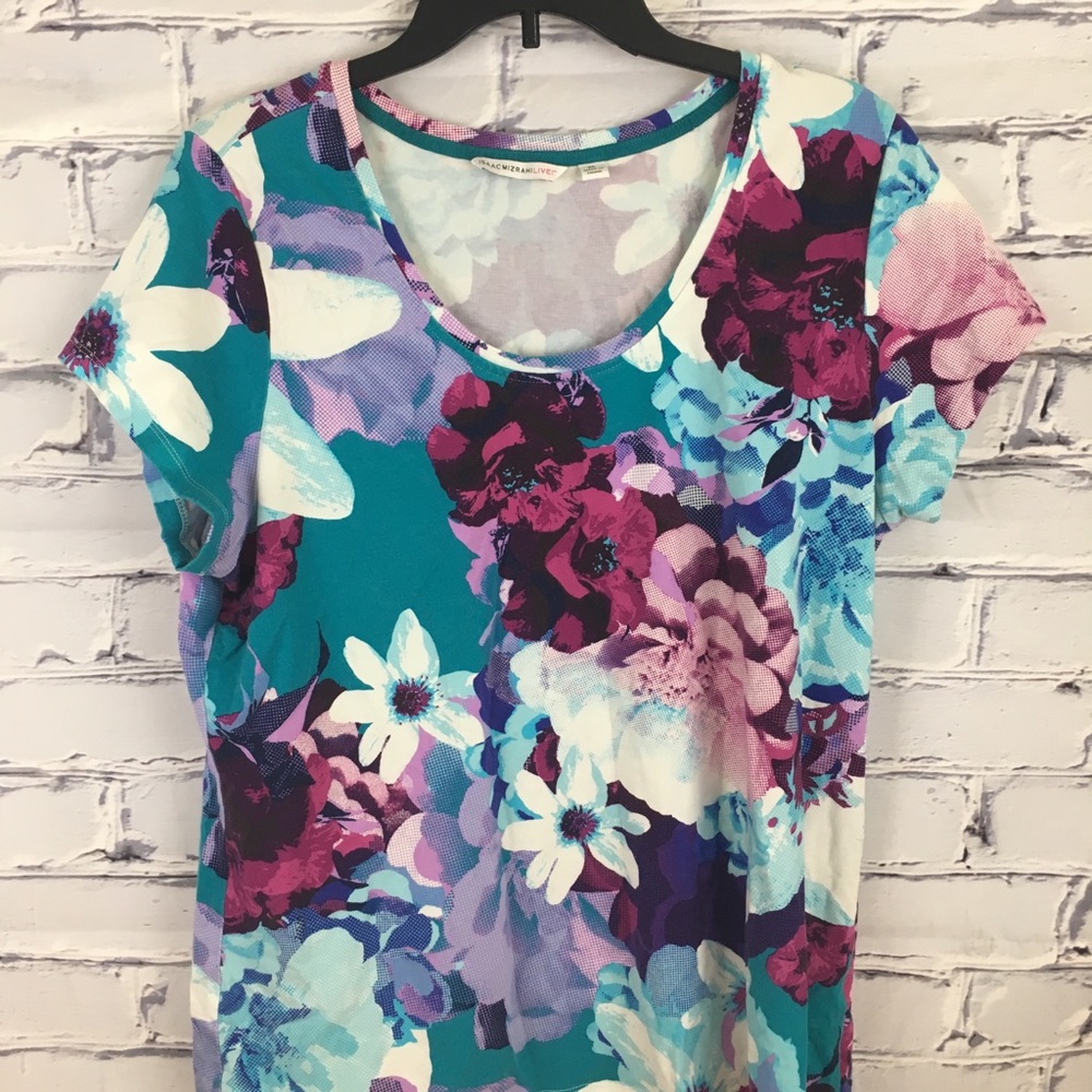 Chest measurement is 22 inches in front.